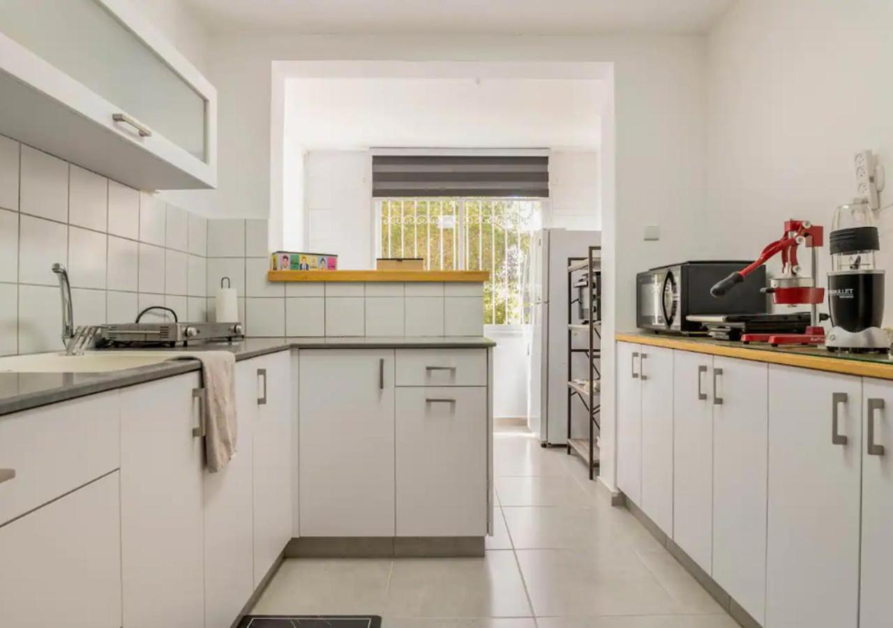Central 1Br Oasis, Fast Fiber Wifi, Free Parking, Free Netflix With Shelter Haifa Exterior foto